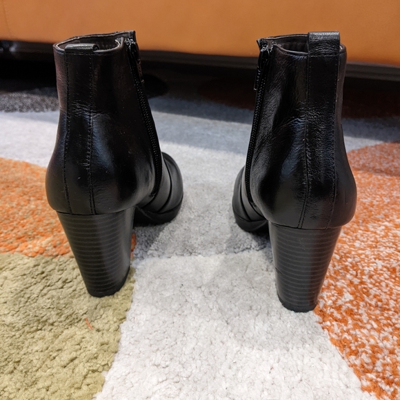 Leather booties - BRAND NEW NOT WORN - Picture 2 of 3